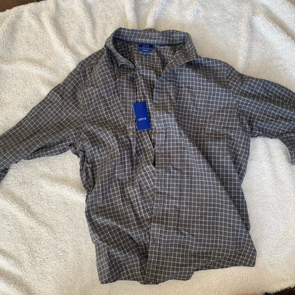 Men’s gray checked shirt